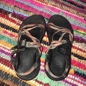 WOMEN’S CHACOS